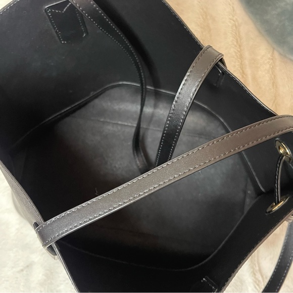 LIKE NEW Michael Kors black/gold tote bag - Picture 6 of 7